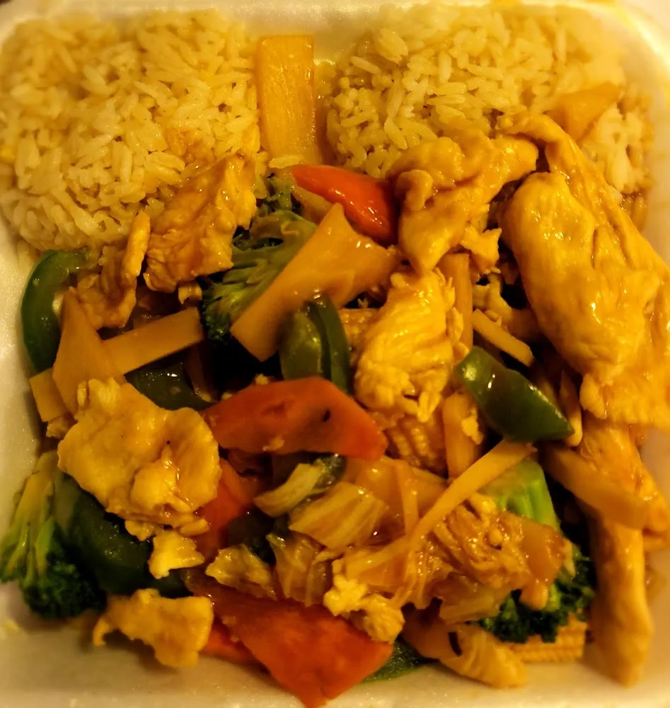 Combination Vegetable Plate with Chicken